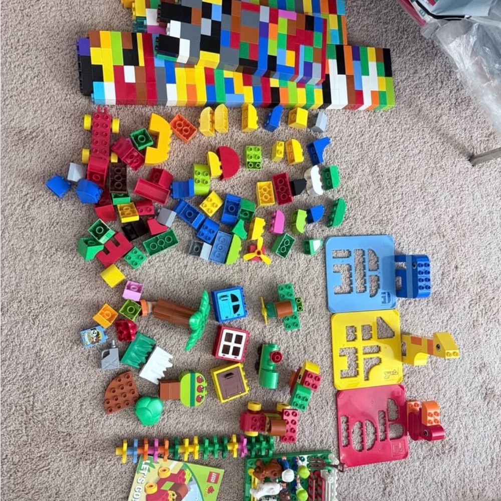 423 pieces original Lego Duplo bricks and building blocks sets